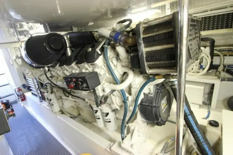 Slide: The Image of Hatteras 60 Convertible 2004 - 5781947