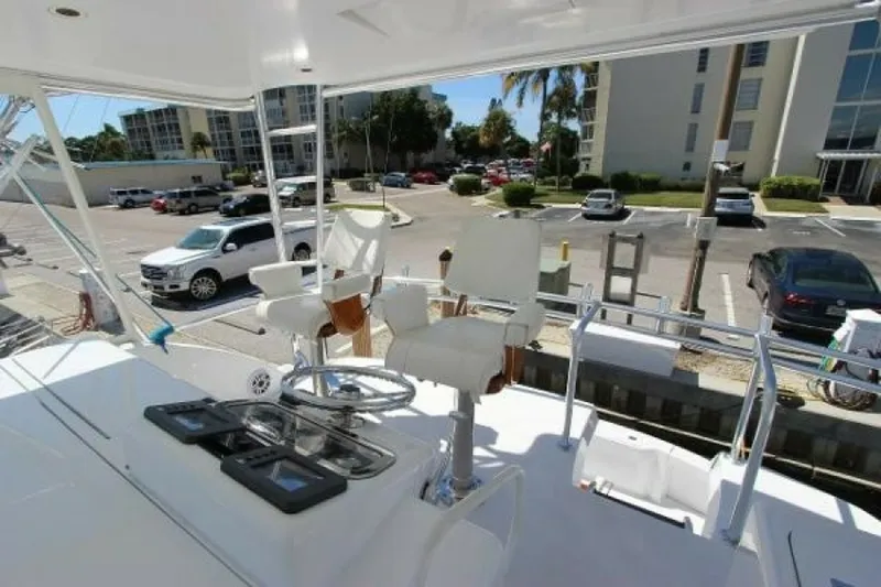 Slide: The Image of Hatteras 60 Convertible 2004 - 5781956