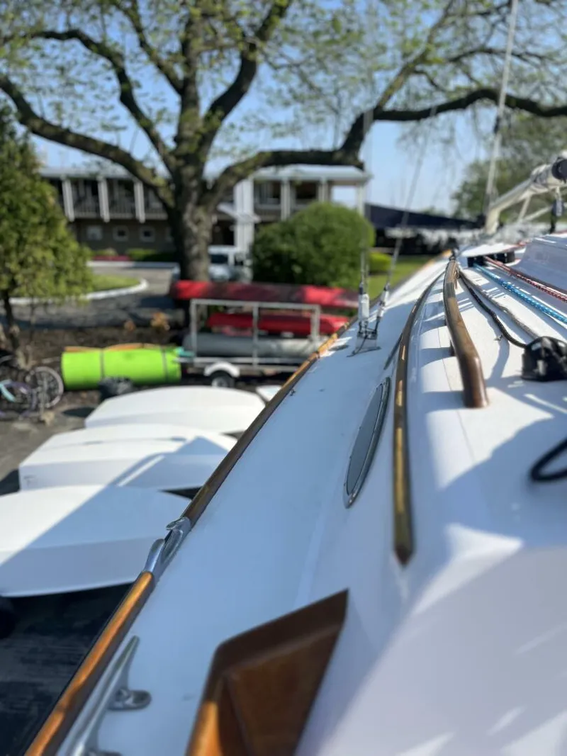 Slide: The Image of Alerion Alerion 2004 - 5991600