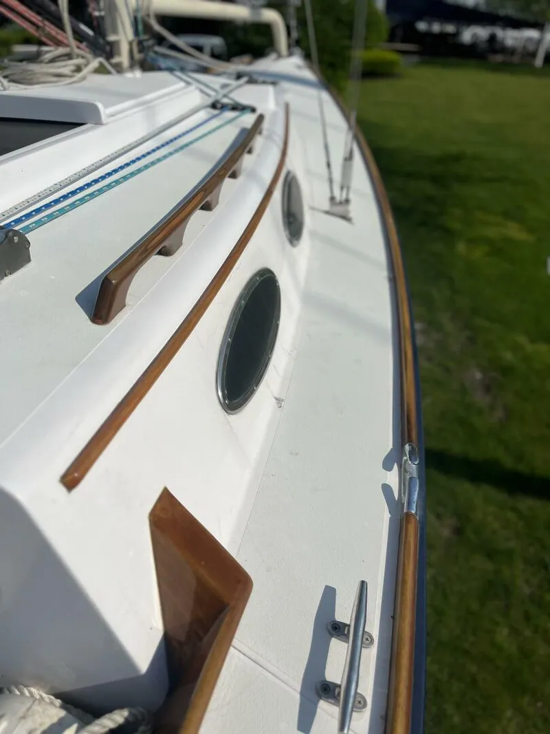 Slide: The Image of Alerion Alerion 2004 - 5991598