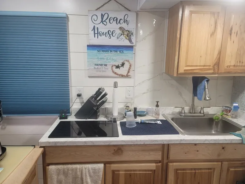 Slide: The Image of Hilburn 4412 1984 - 5793052