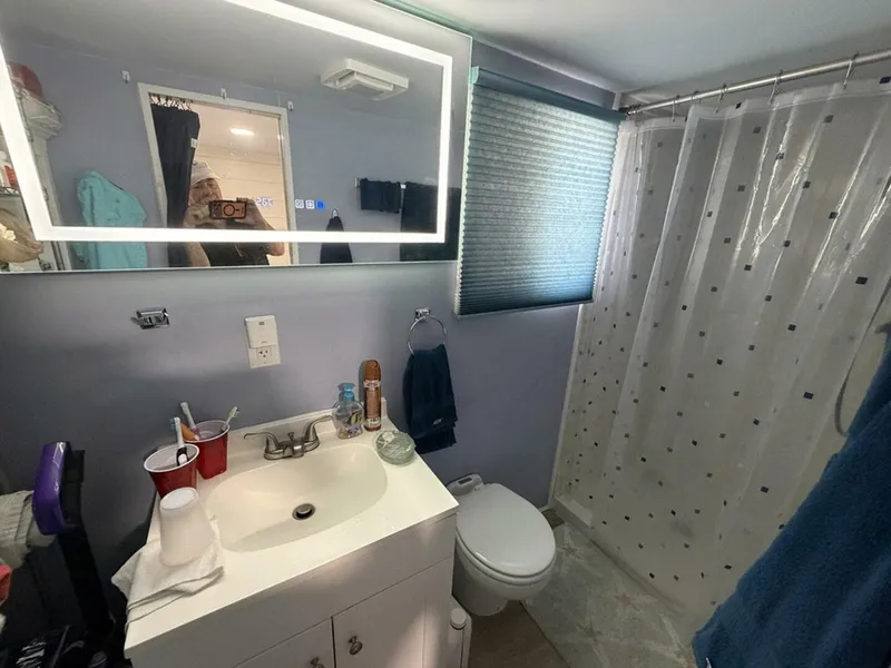 Slide: The Image of Hilburn 4412 1984 - 5793064