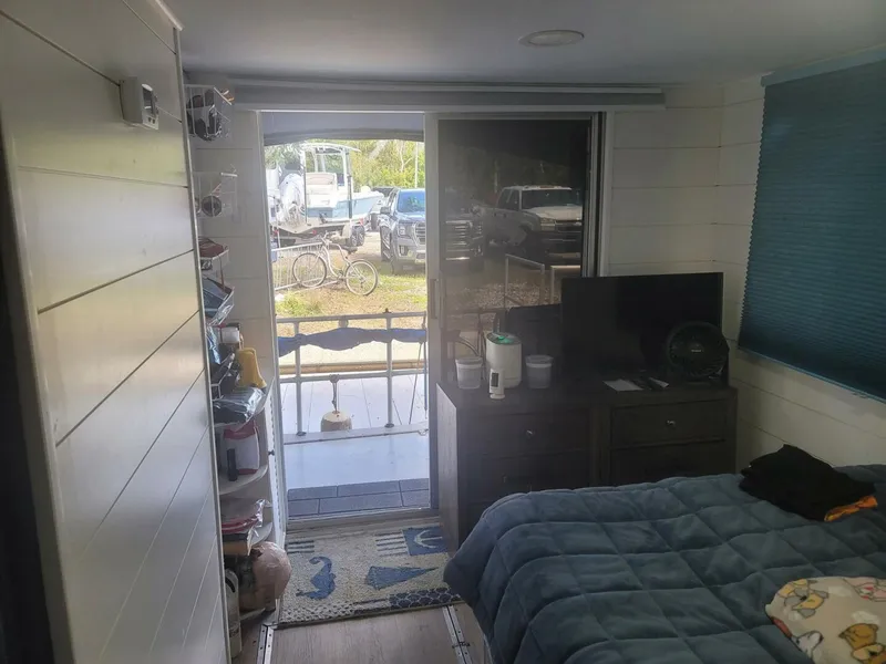 Slide: The Image of Hilburn 4412 1984 - 5793070