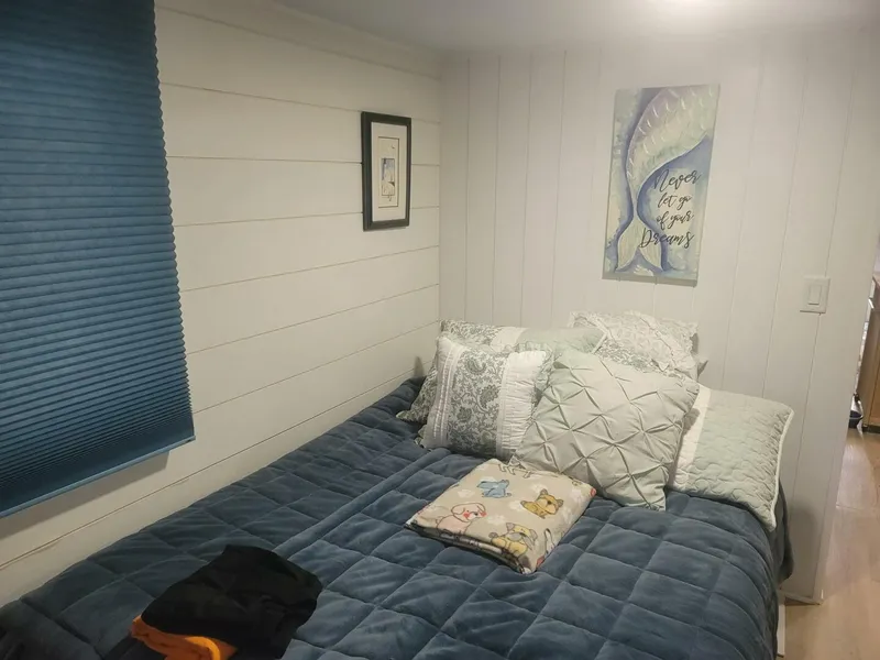 Slide: The Image of Hilburn 4412 1984 - 5793071