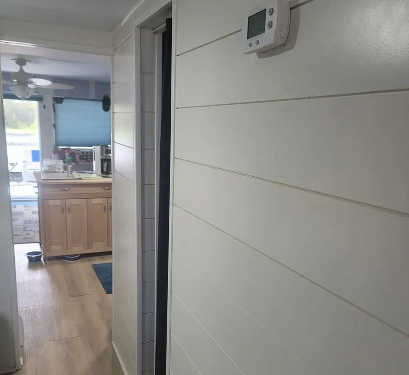 Slide: The Image of Hilburn 4412 1984 - 5793076