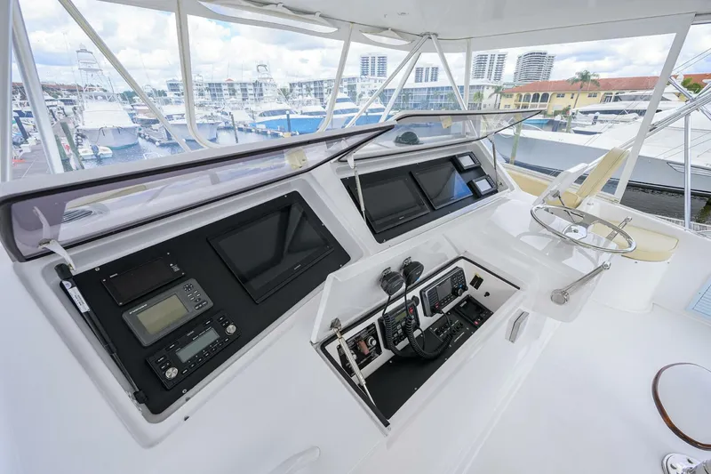 Slide: The Image of Viking 56 MATTER OF TIME - Flybridge - Helm 2004 Viking 56 MATTER OF TIME - 5783032