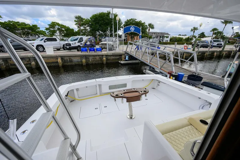 Slide: The Image of Viking 56 MATTER OF TIME - Cockpit 2004 Viking 56 MATTER OF TIME - 5783045