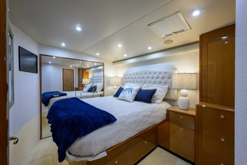 Slide: The Image of Viking 56 MATTER OF TIME - Master Stateroom 2004 Viking 56 MATTER OF TIME - 7652230