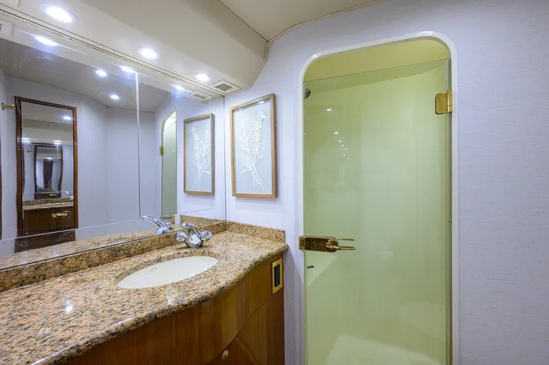 Slide: The Image of Viking 56 MATTER OF TIME - Master Ensuite Head 2004 Viking 56 MATTER OF TIME - 5783077