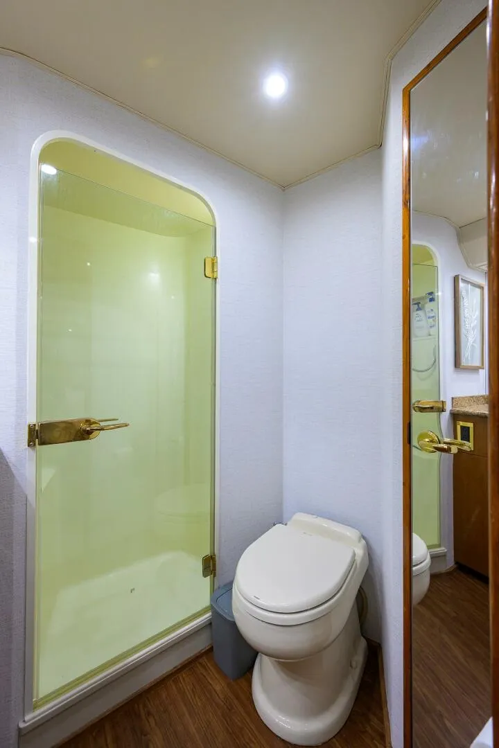 Slide: The Image of Viking 56 MATTER OF TIME - Master Ensuite Head 2004 Viking 56 MATTER OF TIME - 5783079