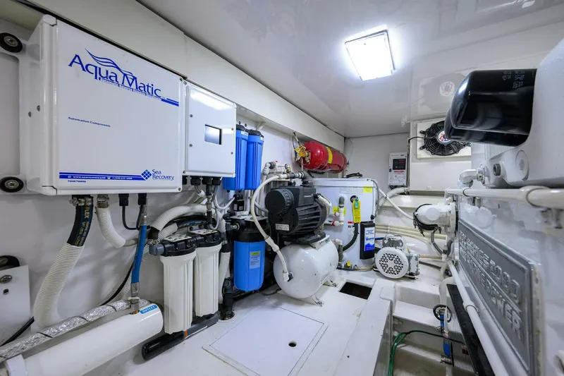 Slide: The Image of Viking 56 MATTER OF TIME - Engine Room 2004 Viking 56 MATTER OF TIME - 5783102