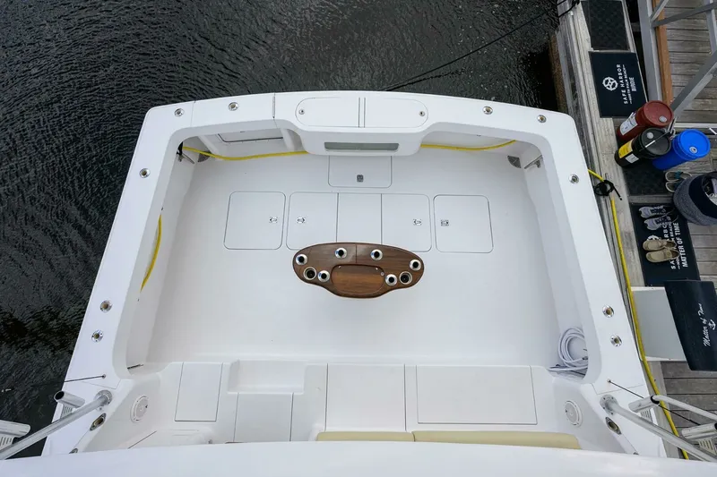 Slide: The Image of Viking 56 MATTER OF TIME - Cockpit 2004 Viking 56 MATTER OF TIME - 7652209