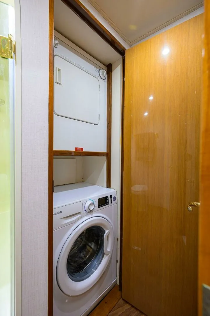 Slide: The Image of Viking 56 MATTER OF TIME - Washer & Dryer 2004 Viking 56 MATTER OF TIME - 7652244