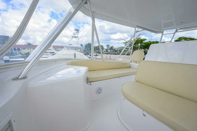 Slide: The Image of Viking 56 MATTER OF TIME - Flybridge - Seating 2004 Viking 56 MATTER OF TIME - 7652205