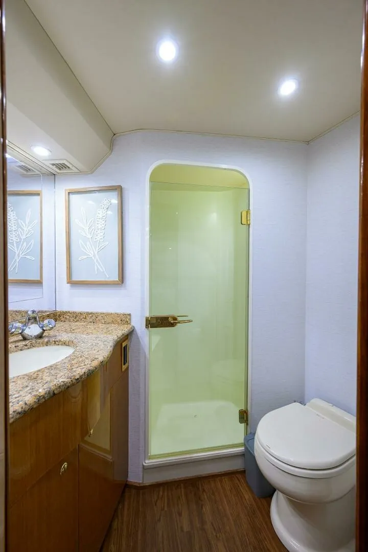 Slide: The Image of Viking 56 MATTER OF TIME - Master Ensuite Head 2004 Viking 56 MATTER OF TIME - 7652235