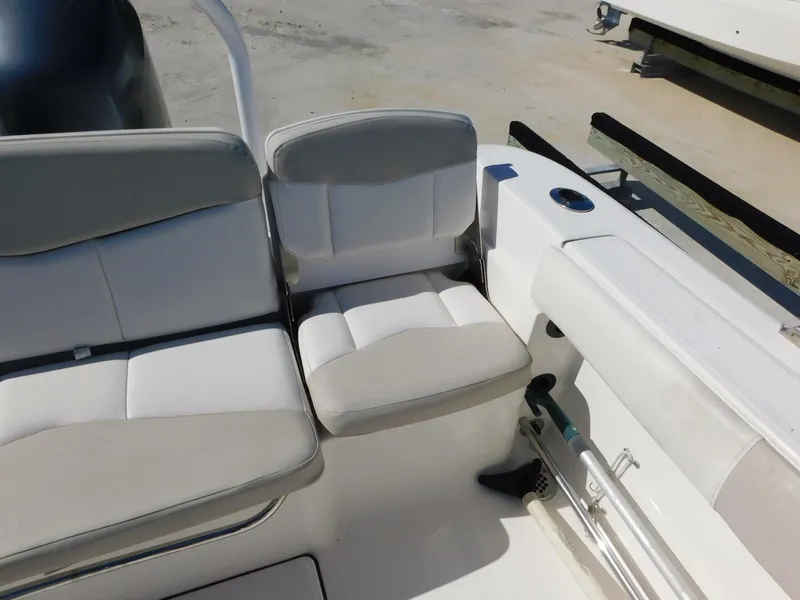 Slide: The Image of Robalo R207 2014 - 5783365