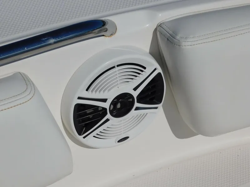 Slide: The Image of Robalo R207 2014 - 5783373