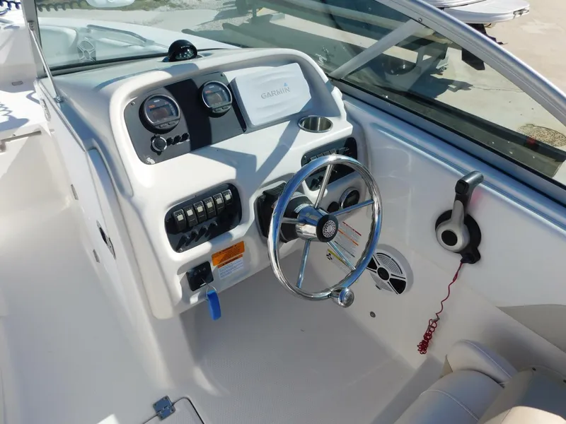 Slide: The Image of Robalo R207 2014 - 5783363