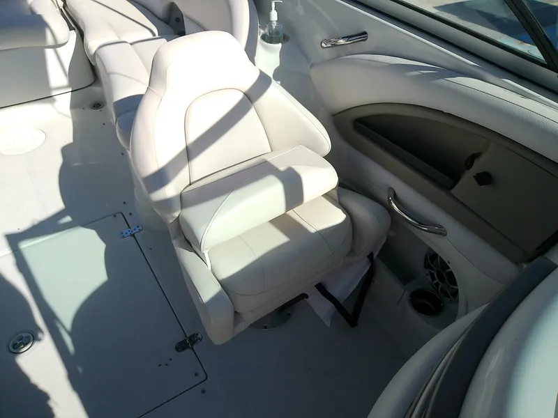 Slide: The Image of Crownline Boats Eclipse E6 XS 2017 - 5783498