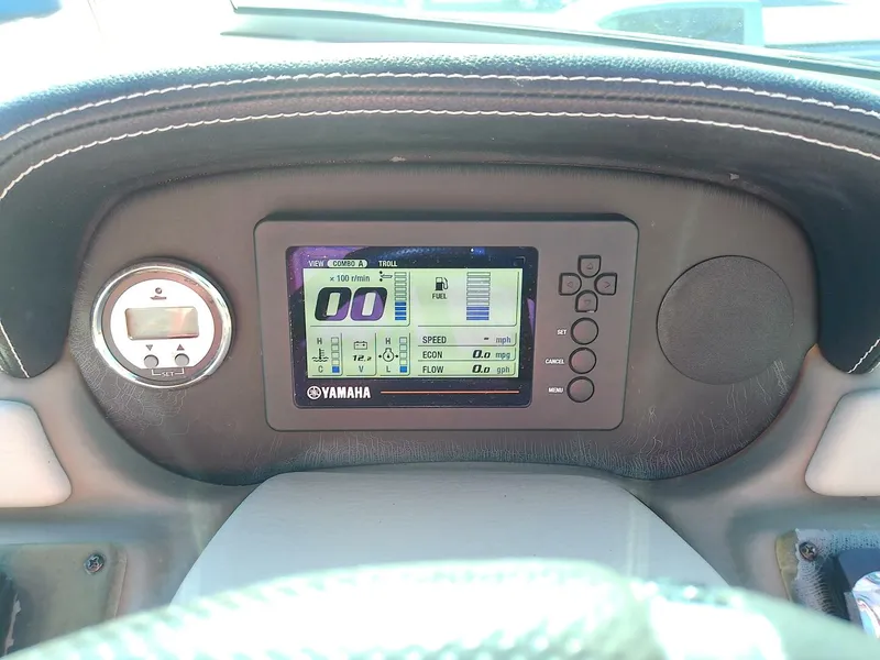 Slide: The Image of Crownline Boats Eclipse E6 XS 2017 - 5783500