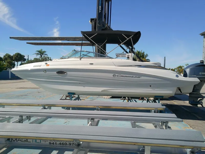 Slide: The Image of Crownline Boats Eclipse E6 XS 2017 - 5783464