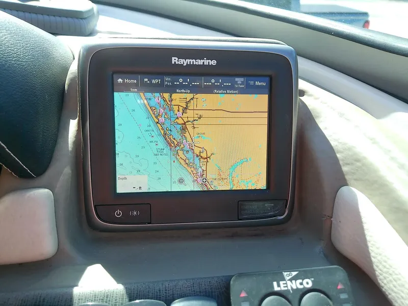 Slide: The Image of Crownline Boats Eclipse E6 XS 2017 - 5783503