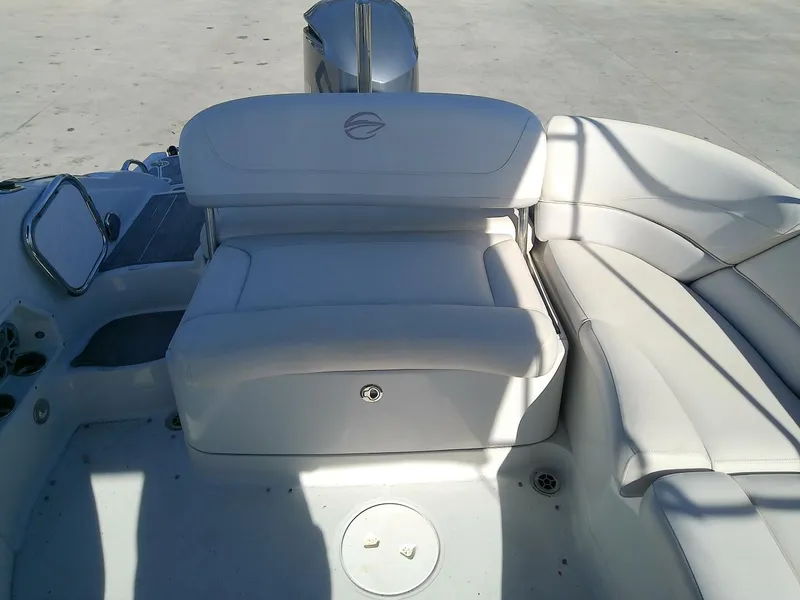 Slide: The Image of Crownline Boats Eclipse E6 XS 2017 - 5783511