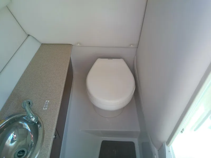 Slide: The Image of Crownline Boats Eclipse E6 XS 2017 - 5783516