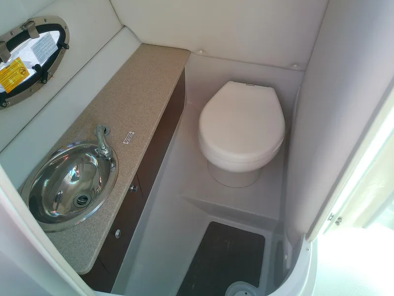 Slide: The Image of Crownline Boats Eclipse E6 XS 2017 - 5783517