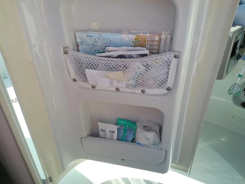 Slide: The Image of Crownline Boats Eclipse E6 XS 2017 - 5783518