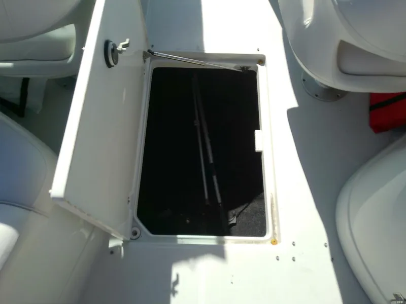 Slide: The Image of Crownline Boats Eclipse E6 XS 2017 - 5783523