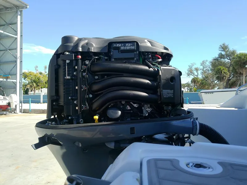 Slide: The Image of Crownline Boats Eclipse E6 XS 2017 - 5783532