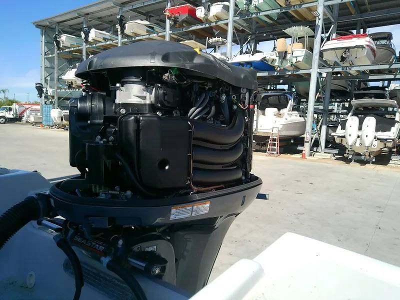 Slide: The Image of Crownline Boats Eclipse E6 XS 2017 - 5783533