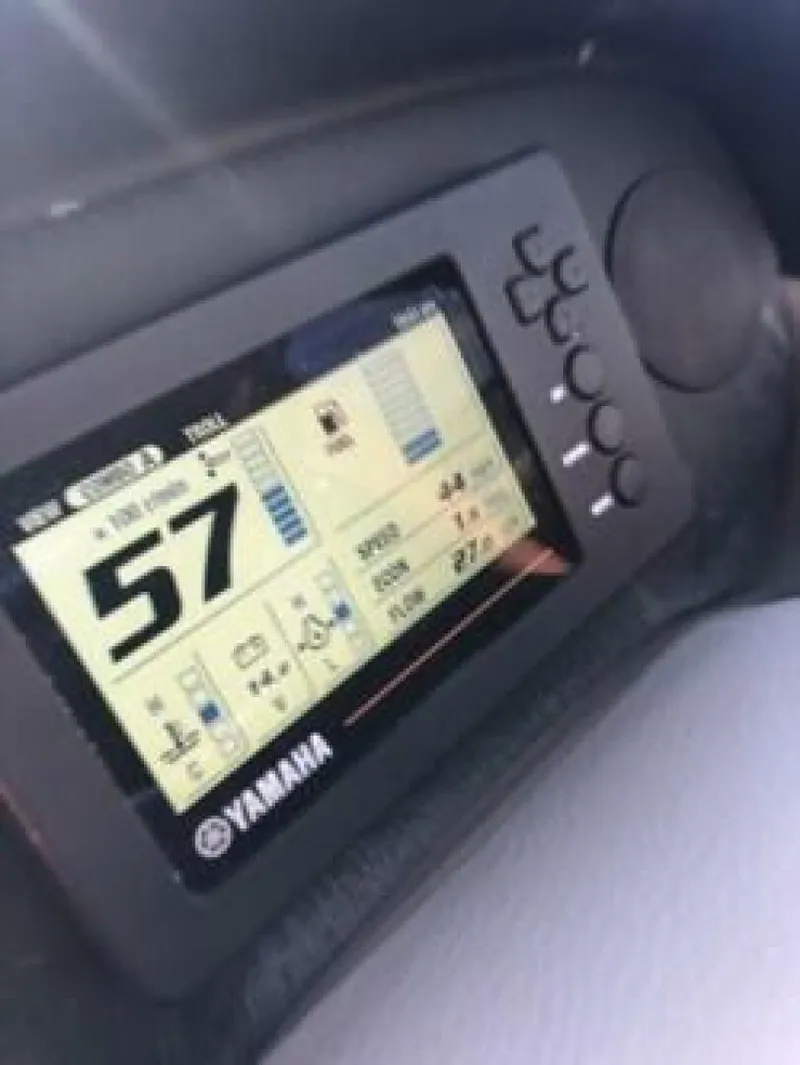 Slide: The Image of Crownline Boats Eclipse E6 XS 2017 - 5783536