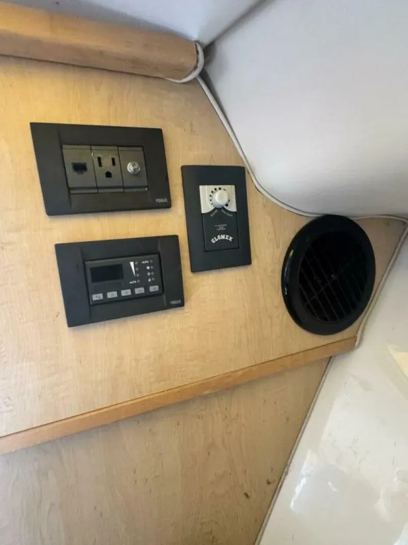 Slide: The Image of Hydra-Sports 3600 VX 2012 - 5783439