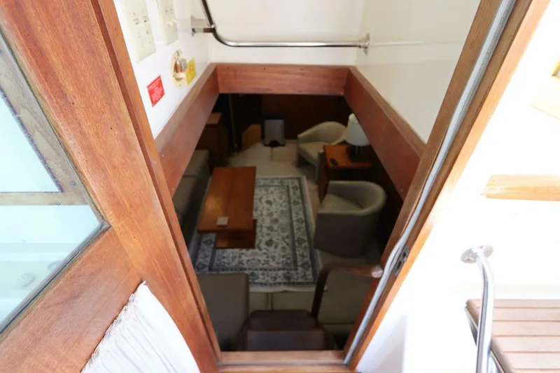 Slide: The Image of Hatteras 43 Motor Yacht 1985 - 5784606