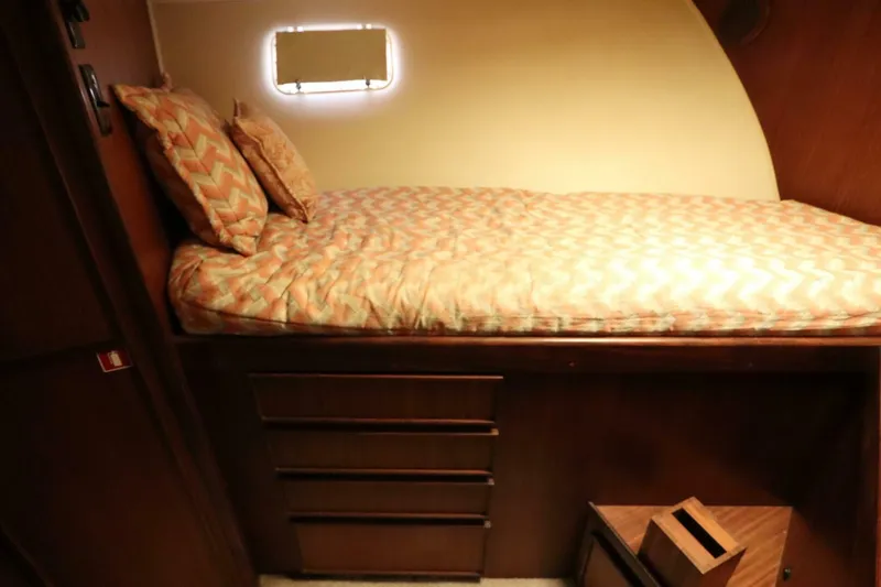 Slide: The Image of Hatteras 43 Motor Yacht 1985 - 5784619