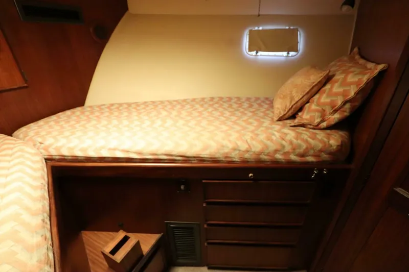 Slide: The Image of Hatteras 43 Motor Yacht 1985 - 5784620