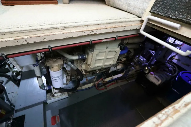 Slide: The Image of Hatteras 43 Motor Yacht 1985 - 5784639