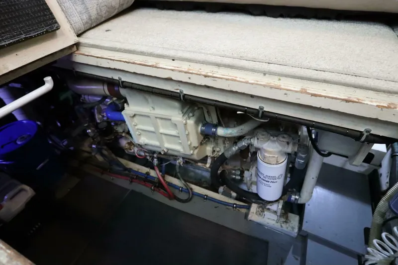 Slide: The Image of Hatteras 43 Motor Yacht 1985 - 5784640