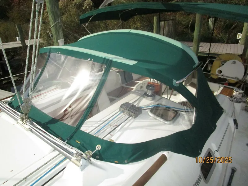 Slide: The Image of 37' Beneteau dodger1 - 5786375
