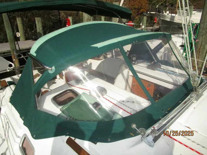 Slide: The Image of 37' Beneteau dodger2 - 5786376