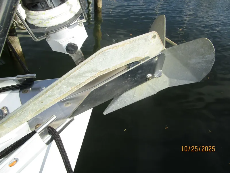 Slide: The Image of 37' Beneteau anchor - 5786350
