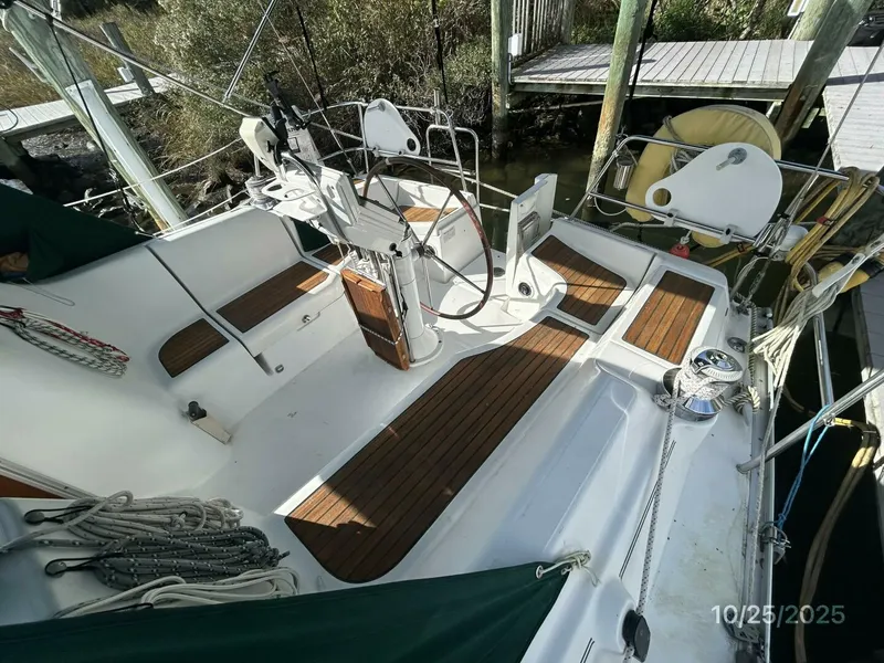 Slide: The Image of 37' Beneteau cockpit1 - 5786367