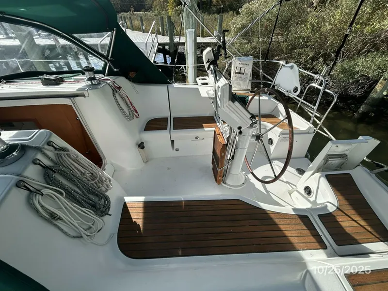 Slide: The Image of 37' Beneteau cockpit starboard - 5786370