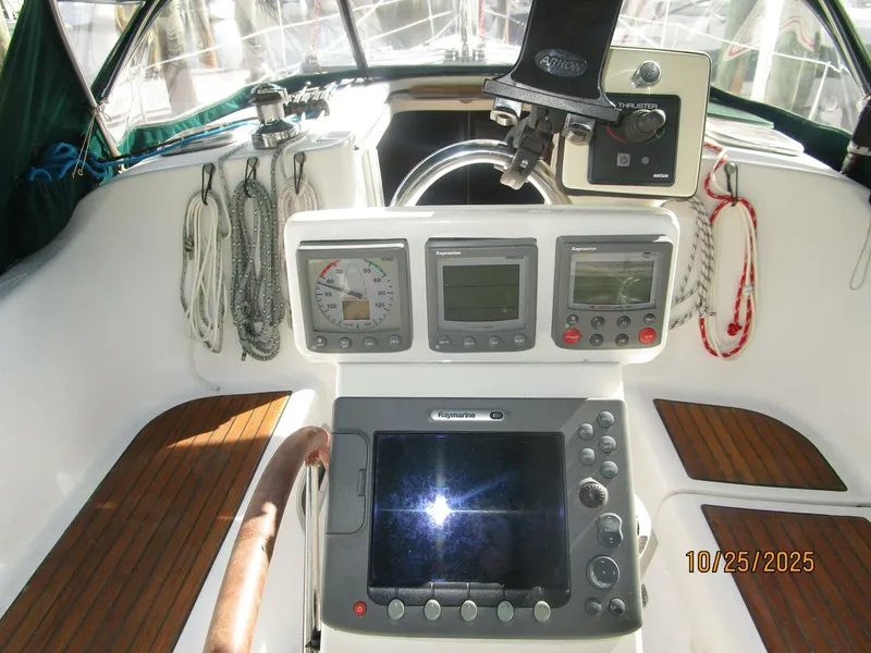 Slide: The Image of 37' Beneteau cockpit helm3 - 5786365