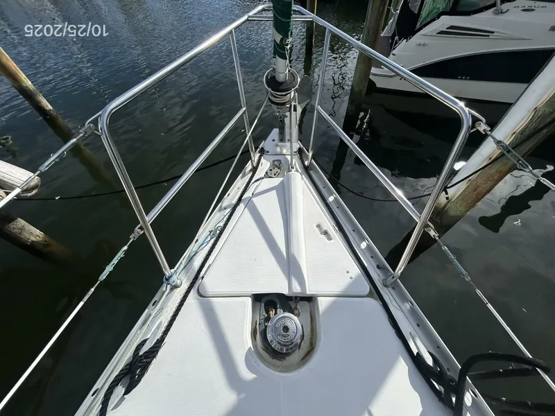 Slide: The Image of 37' Beneteau anchor windlass2 - 5786352
