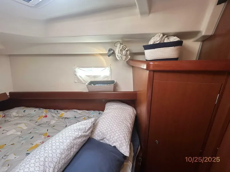 Slide: The Image of 37' Beneteau forward stateroom starboard - 5786384