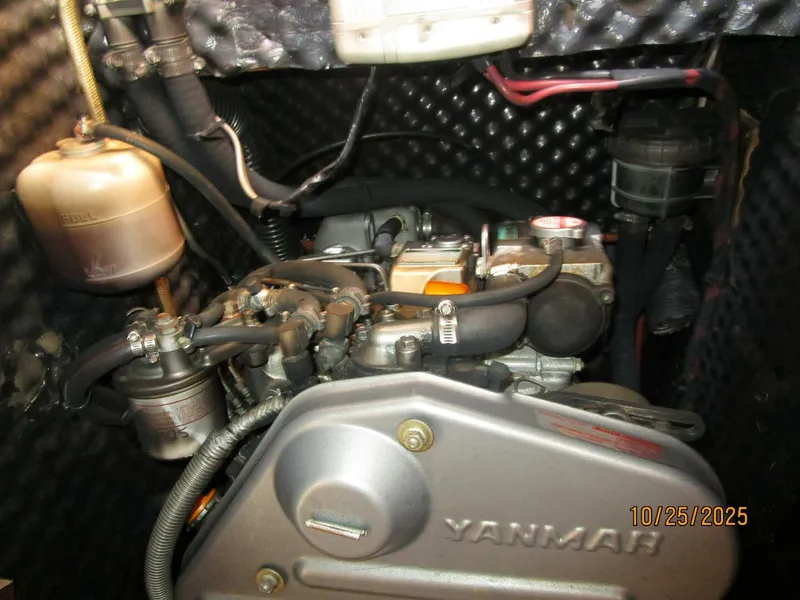 Slide: The Image of 37' Beneteau auxiliary - 5786354