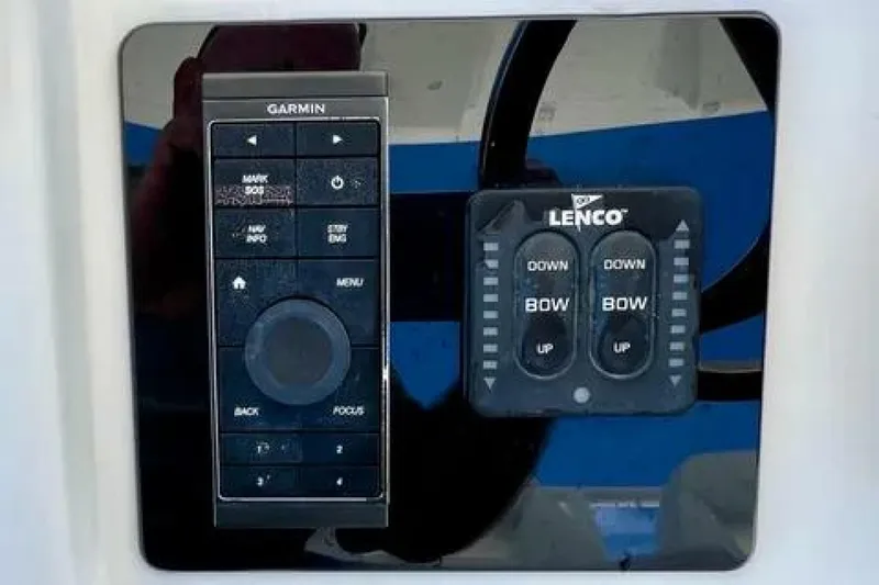 Slide: The Image of Regulator Marine 34SS 2012 - 5805784